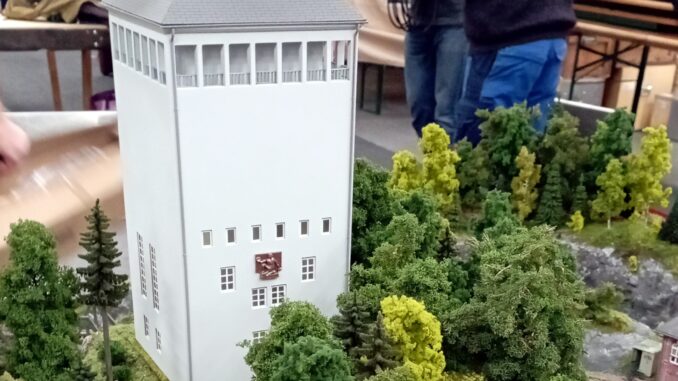 Vereinsanlage in Siebenlehn mit Klotzscher Wasserturm- Foto_ privat